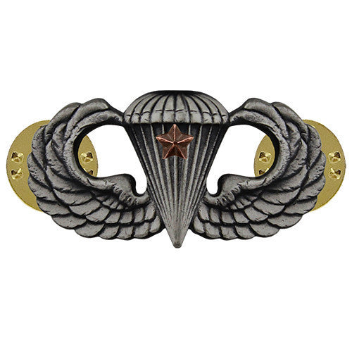 Army Badge: Combat Parachute First Award - silver oxidized