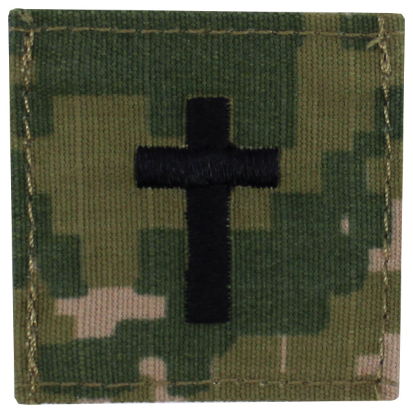 Navy Collar Device: Woodland Digital Embroidered Christian Chaplain NWUIII