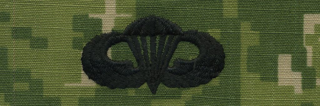 Navy Embroidered Badge: Basic Parachutist - Woodland Digital NWUIII