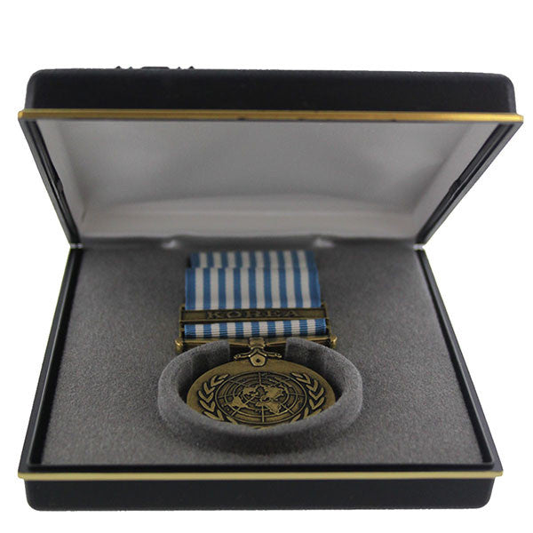 Medal Presentation Set: United Nations Service